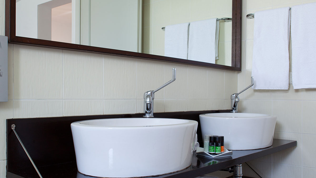 Superior Bungalow Waterfront with Reserved Sundeck